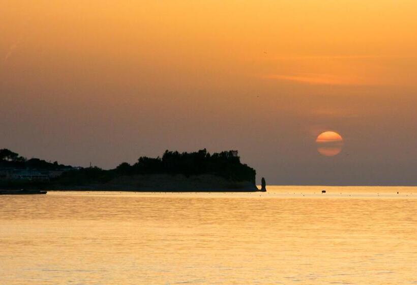 4인용 스탠다드 룸, Sidari Beach