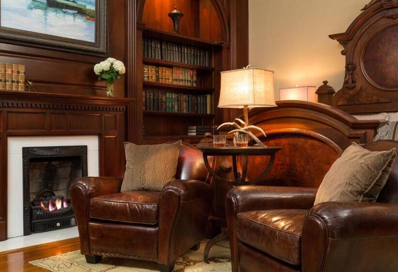 스위트, The Twelve Oaks Bed & Breakfast