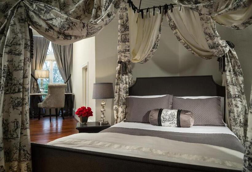 자쿠지 스위트, The Twelve Oaks Bed & Breakfast