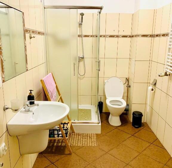 اتاق استاندارد, Happy House Hostel