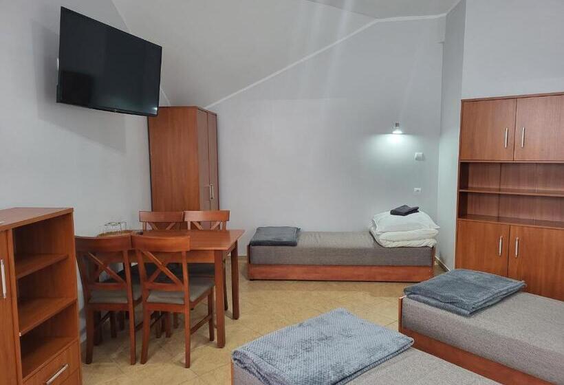 スタンダード４人部屋, Ik Osir Lubawa