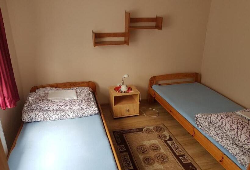 Номер Стандарт, Newland Wójtowicz