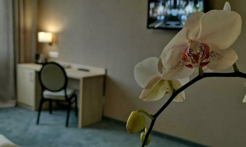 标准间, Sevilla Gold