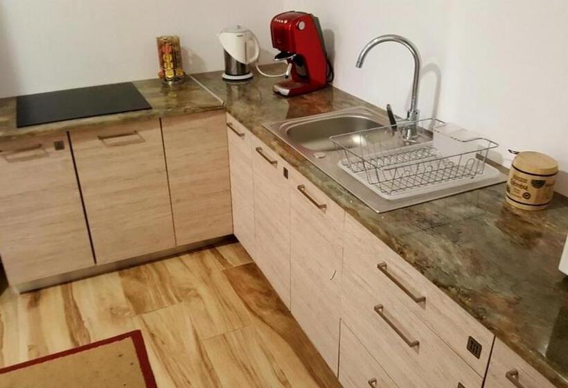 جناح, Apartamenty Daisy