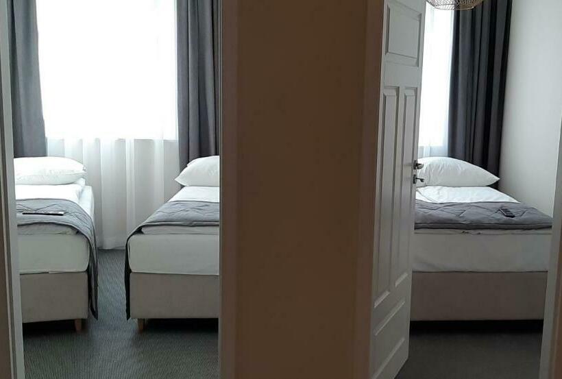 Апартаменты 2 Спальни, Aparthotel Jurowiecka 60