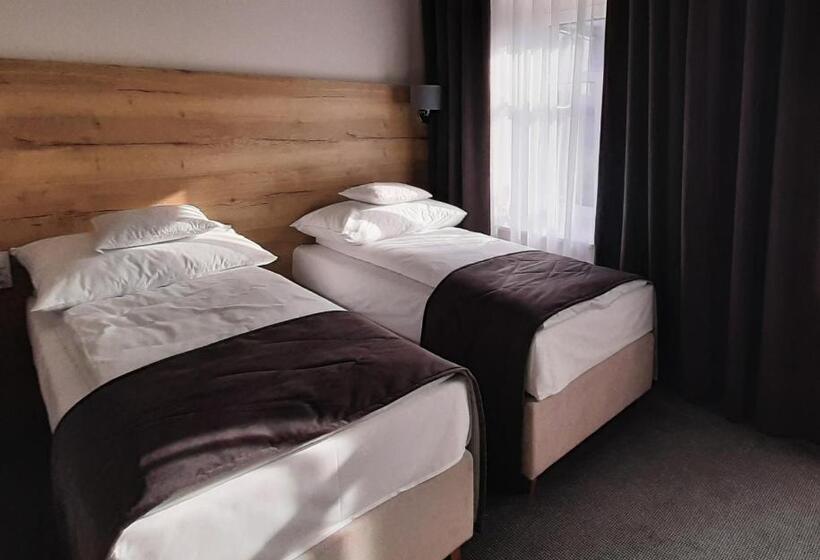 Семейное Студио, Aparthotel Jurowiecka 60