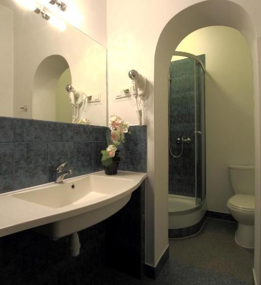 اتاق استاندارد سه نفره, Villa Lido