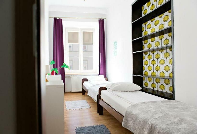 Номер Стандарт Совместная Ванная, Folk Hostel