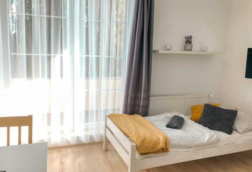 Номер Стандарт Индивидуальный Совместная Ванная, Hostel Przed świtem