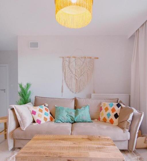 سوییت جونیور با چشم‌انداز دریا, Apartamenty Your Seaside