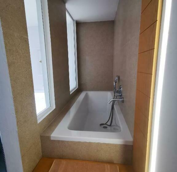 带按摩浴盆的套房, Muses Cycladic Suites