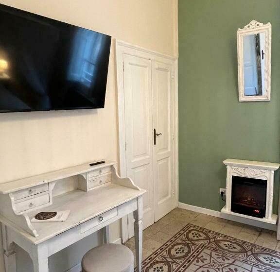 اتاق استاندارد با وان آب گرم, Borgo Marinaro Suite