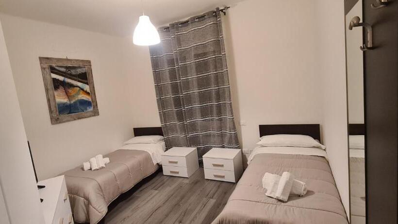 Standard room with outdoor bath, Affittacamere Cosulich