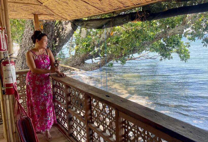 Номер Стандарт Вид на Море с Балконом, Borbon S Treehouse By The Sea