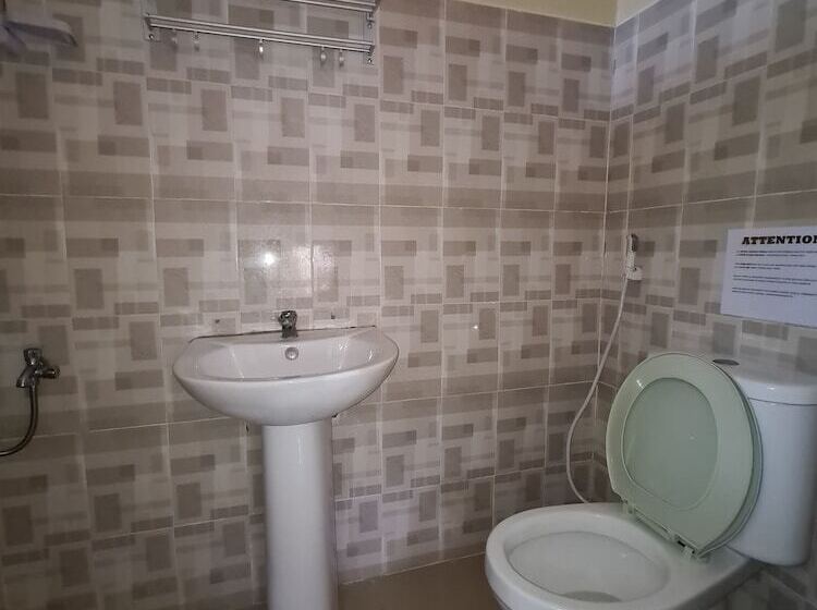 اتاق لوکس, La Familia Guest House