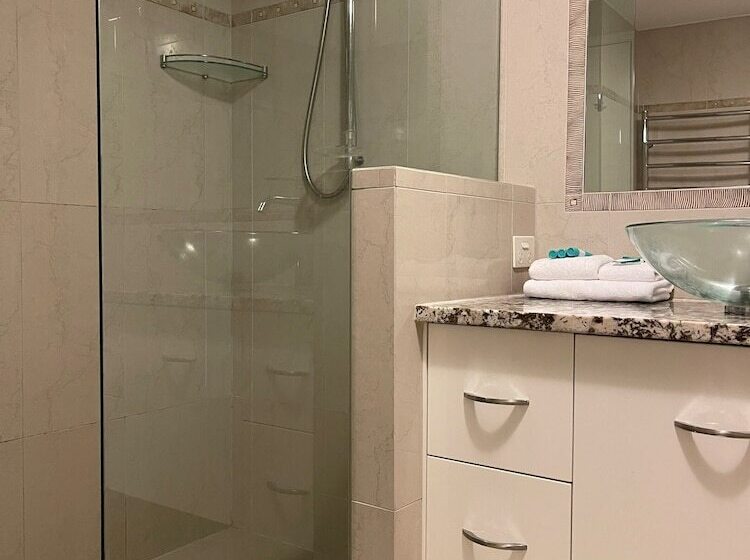 Superior 2-bedroom flat with sea view, Catalina Resort