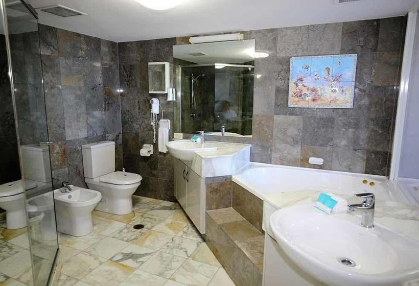 Апартаменты Premium 3 Спальни, Catalina Resort