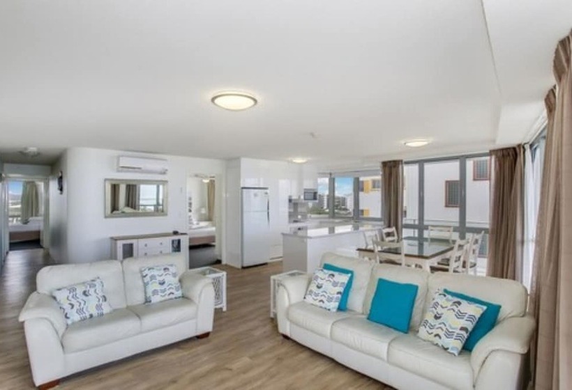Superior 3-bedroom flat with sea view, Catalina Resort