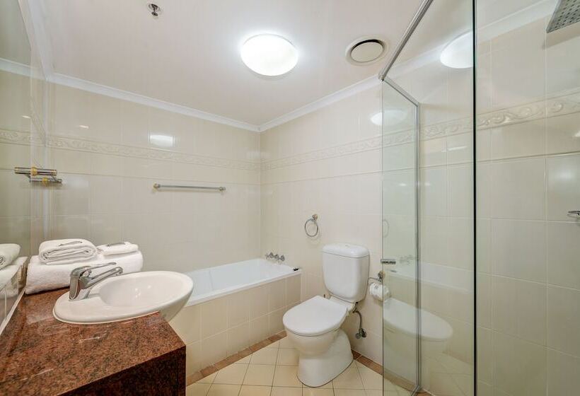 Апартаменты 2 Спальни, The Crest Apartments