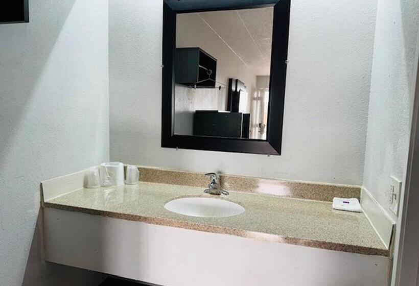 Четырехместный Номер Стандарт, Motel 6 Cedar Rapids, Ia