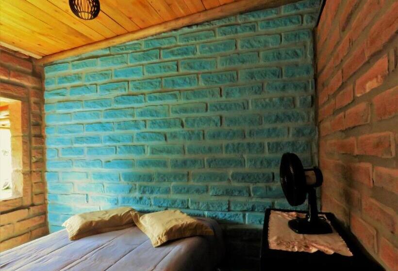 베이직 3인 룸, Hostel Casa Da Pedra Chata