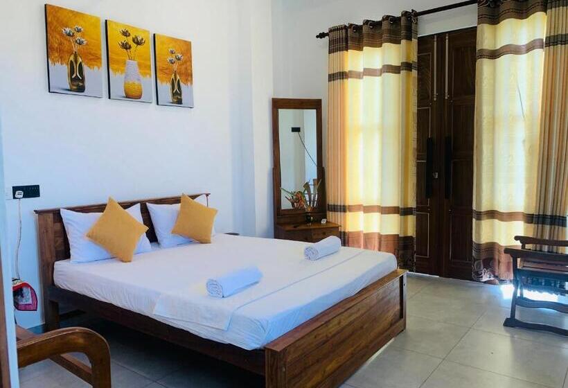 Номер Deluxe, Kavin Beach Hotel Hikkaduwa