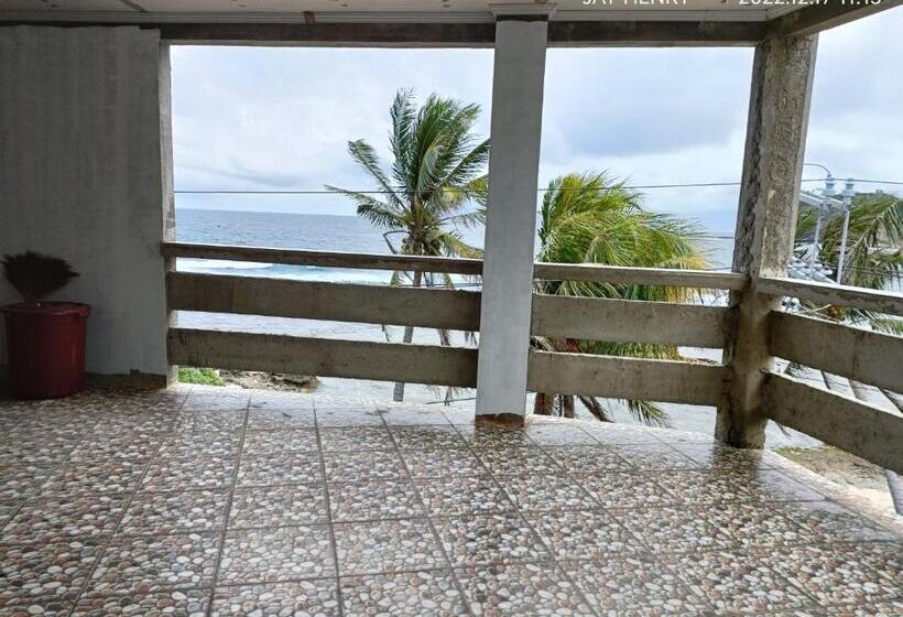 اتاق خانوادگی با چشم‌انداز دریا, Ocean View Room Jay Henry S Transient House