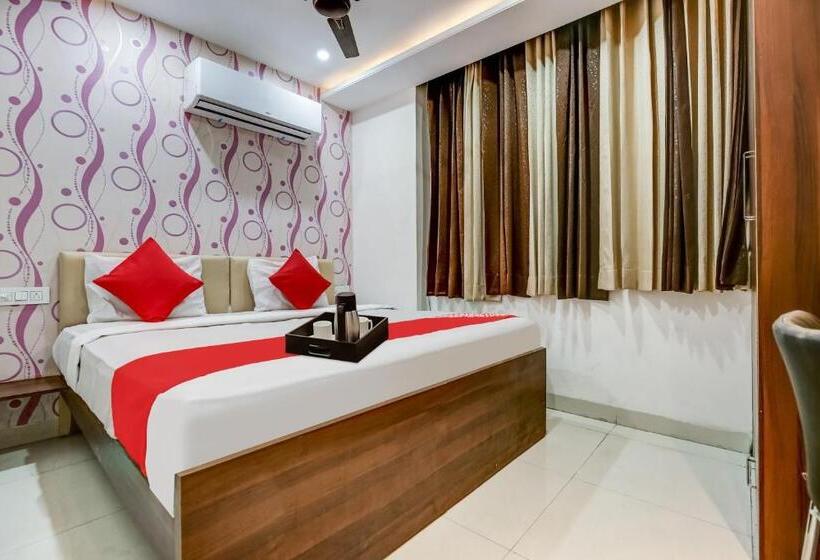 اتاق کلاسیک سه تخته, Flagship Hotel Shaan