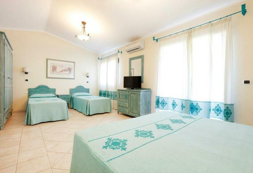 اتاق استاندارد چهار تخته, Baia Aranzos