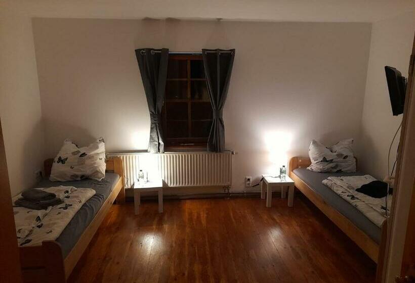 Номер Стандарт, Schwalbenhof