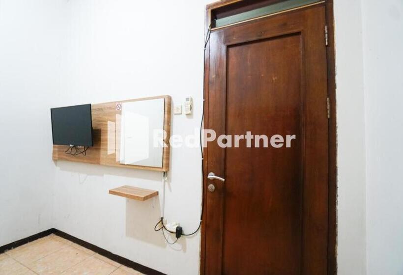 اتاق استاندارد, Bright Residence Near Itc Mangga Dua Mitra Reddoorz