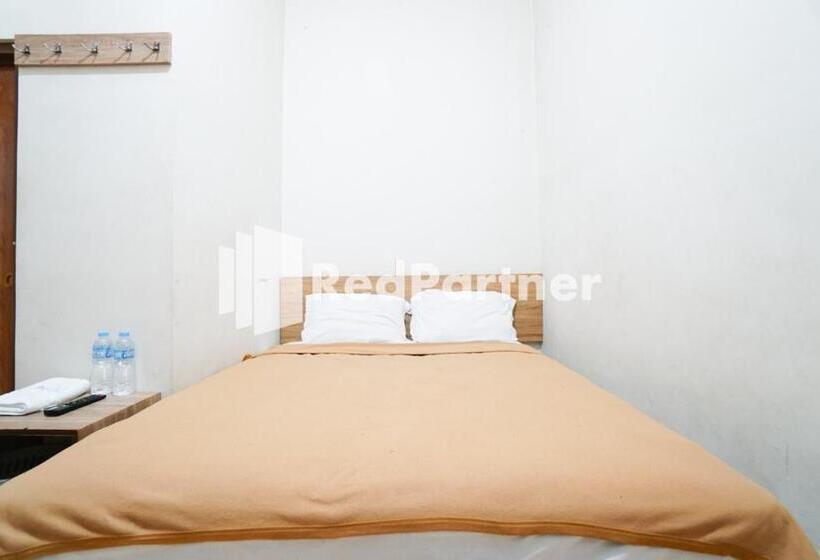 اتاق اکونومی, Bright Residence Near Itc Mangga Dua Mitra Reddoorz