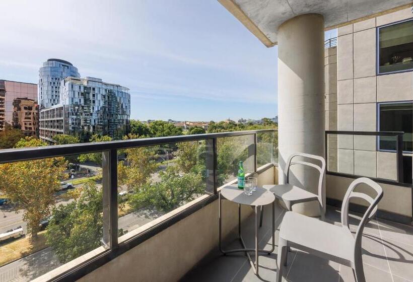 수피리어 스튜디오, Oaks Melbourne St Kilda Road