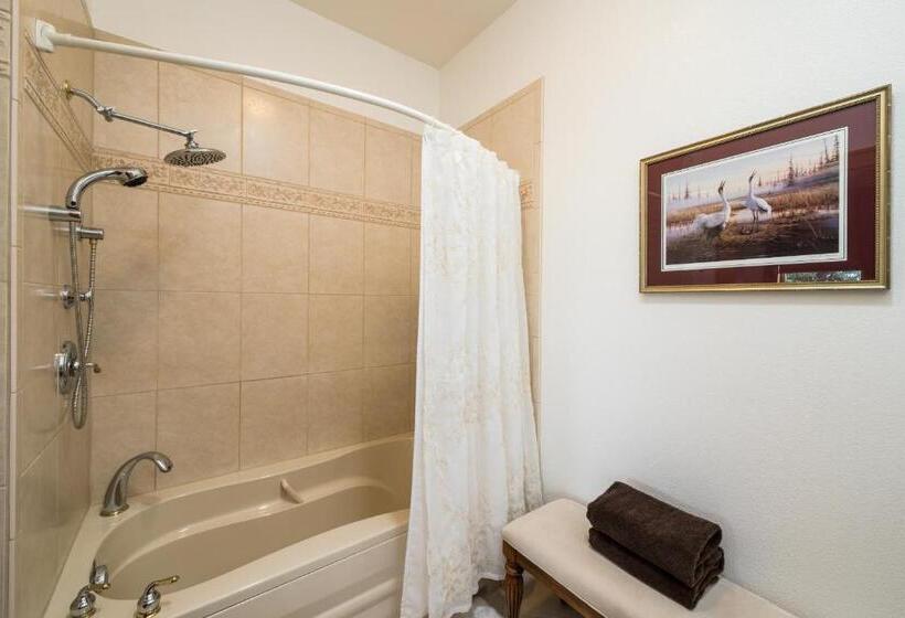 Номер Deluxe, Inn At Wawanissee Point