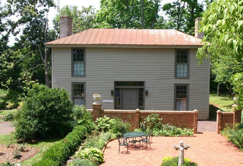 Номер Стандарт, Mayhurst Estate