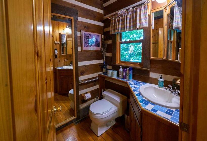 Номер Deluxe Кровать Кинг, Creekwalk Inn Bed And Breakfast With Cabins