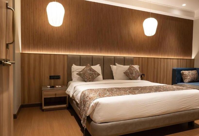 Номер Deluxe, The Cindrella