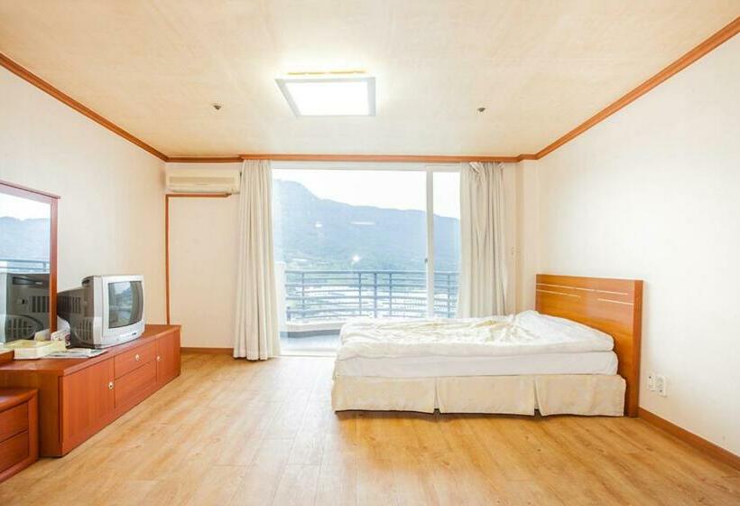 Семейный Номер, Bugok Ilsung Condo