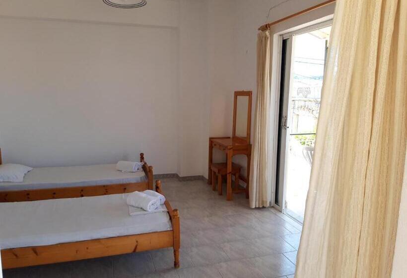Habitación Cuádruple Economy, Antony S Complex