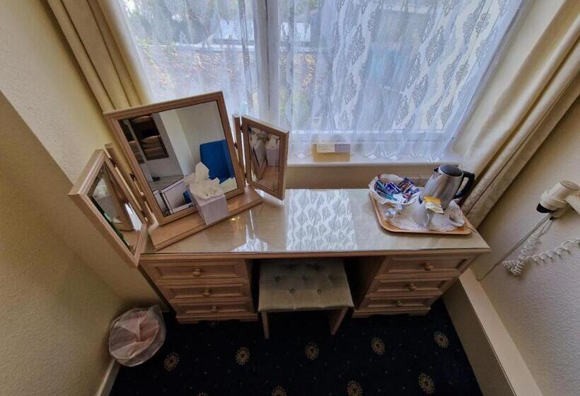 Номер Стандарт, Grange Lodge