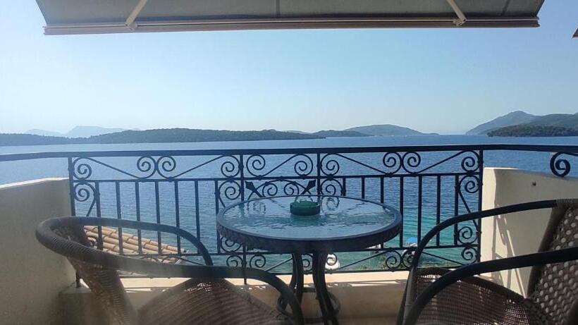 Номер Стандарт Двуспальная Кровать Вид на Море, Logan S Beach