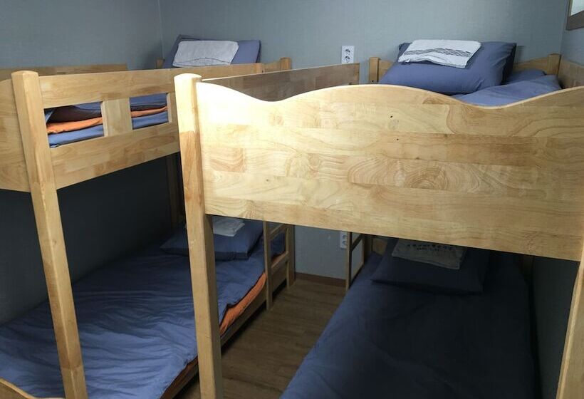 Quarto Quádruplo Economy, 24 Guesthouse Sinchon