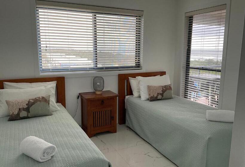 Апартаменты 2 Спальни, Salerno On The Beach