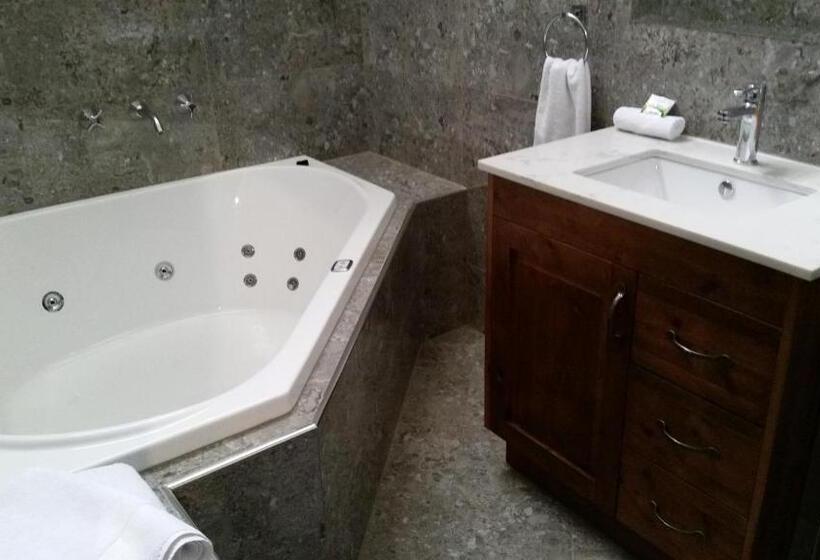 Президентский Люкс, Eagle Foundry Bed & Breakfast