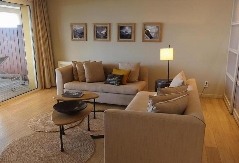 Люкс, Hôtel La Caravelle
