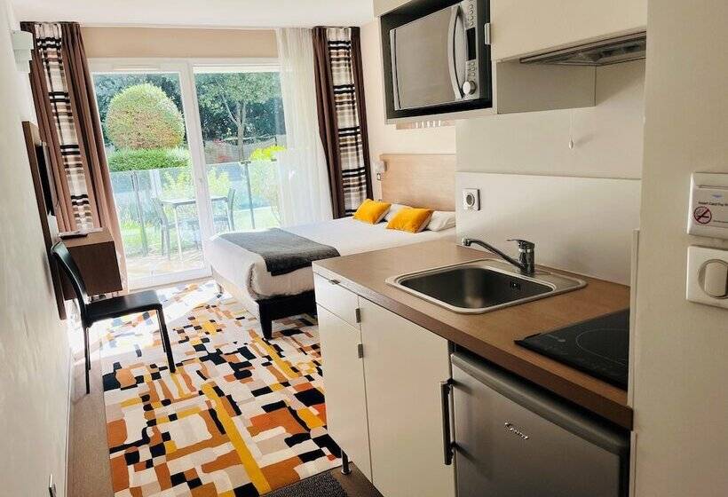 Номер Superior с Террасой, Forme Hotel & Spa Montpellier Sud Est   Parc Expositions   Arena
