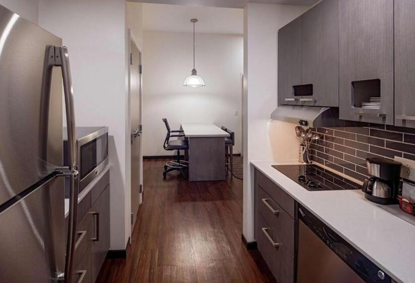 سوئیت با تخت بزرگ, Hyatt House New Orleans Downtown