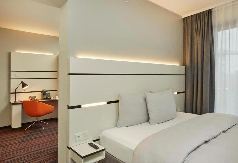 Полулюкс, Hyperion Hotel Hamburg