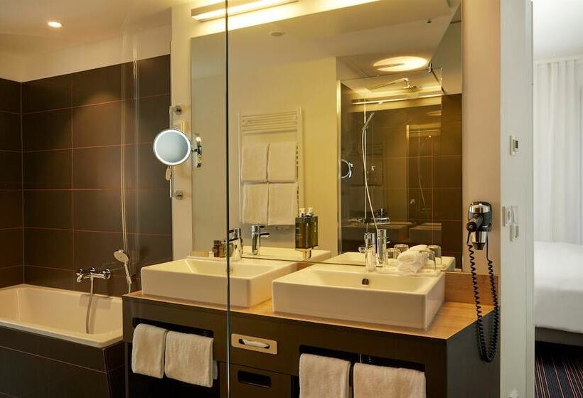 Полулюкс, Hyperion Hotel Hamburg