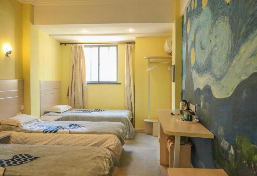Номер Стандарт Трехместный, Kunlun International Youth Hostel